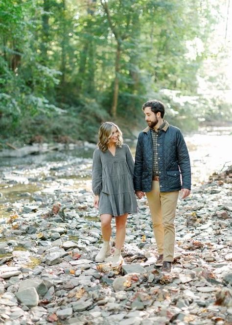 Jemison Park Engagement Session in the fall in Mountain Brook, Alabama Mountain Brook Alabama, Birmingham Wedding Venues, Engagement Session Posing, Birmingham Wedding, Family Photo Pose, Engagement Session Outfits, Engagement Photo Poses, Film Wedding Photography, Engagement Photo Outfits