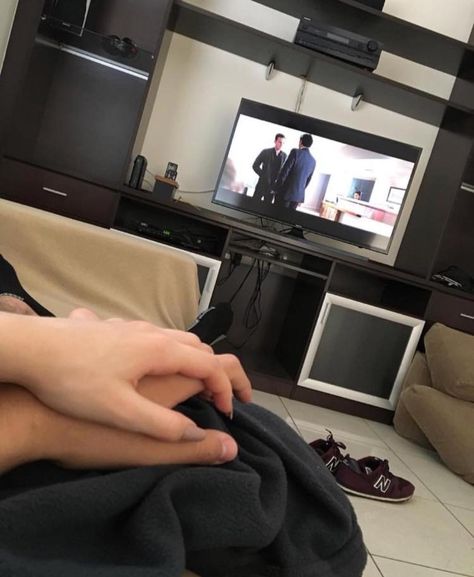 Home Date Aesthetic, Couple Watching Movie, Couple Watching Tv, Boyfriend Quotes Relationships, I Want Love, The Score, Goals Pictures, Ulzzang Couple, Watching Movies