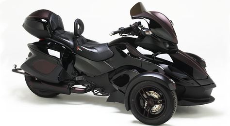 Can-Am Spyder ST with Corbin Trunkbox Can Am Ryker 900 Custom, Can Am Ryker 900, Spider Motorcycle Can Am Spyder, Can Am Spyder Accessories, Can Am Commander Accessories, Three Wheel Electric Scooter, Three Wheel Motorcycles, Spyder Men, Harley Davidson Trike