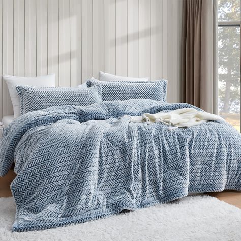 Cozy Peaks - Coma Inducer Oversized King Comforter Set - Chevron Frosted Navy Oversized King Comforter, Oversized Comforter, Navy Bedding, Linen Comforter, Blue Comforter Sets, Twin Xl Comforter, Plush Sofa, King Comforter Sets, King Pillows