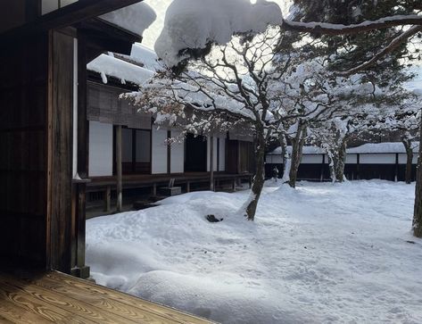 Japanese Winter Aesthetic, Snowfall Aesthetic, Japanese Mansion, Japanese Winter, Aesthetic Snow, Cold Christmas, Japan Winter, Japan Aesthetic, Aesthetic Japan