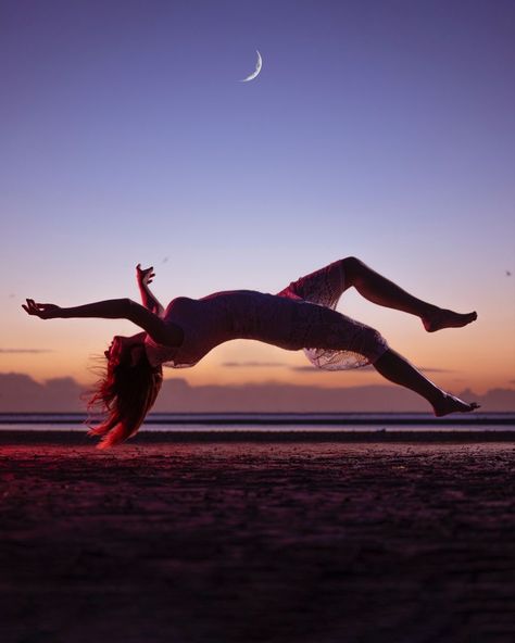 Woman Floating In Air, Levitation Aesthetic, Person Floating Reference, Levitating Aesthetic, Levitating Pose, Woman Levitating, Falling Photography, Floating Pose, Person Floating