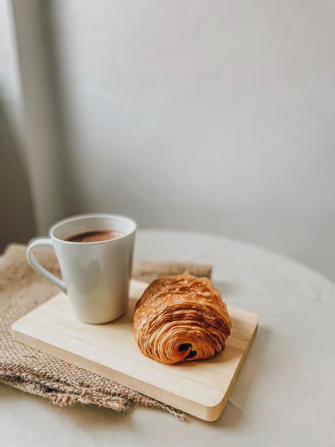 Coffee And Pastries Aesthetic, Food Atheistic, French Patisserie Aesthetic, Milo Aesthetic, French Bakery Aesthetic, French Cafe Aesthetic, Patisserie Aesthetic, Pastry Aesthetic, Peace Aesthetic