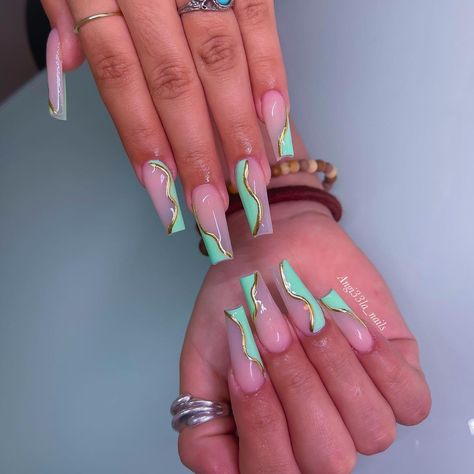 Gold Chrome Nails, Mint Green Nails, Girls Nail Designs, Mint Nails, Gold Acrylic Nails, Green Acrylic Nails, Dark Green Nails, Green Nail Art, Gold Nail Designs