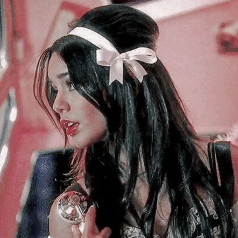 Gabriella Montez Outfits Hsm3, Disney Channel Actresses, Gabriella Montez Hsm3, Hsm3 Gabriella, High School Musical 2 Gabriella, Vanessa Hudgens Body, High School Musical Troy And Gabriella, Aesthetic Egirl, Zac And Vanessa