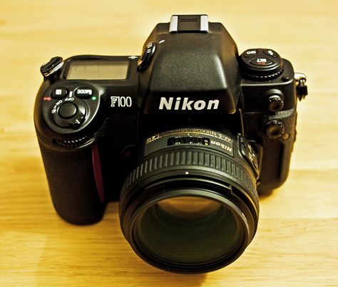 Cheap Film Cameras, Photography Tricks Nikon, Cameras For Beginners, Best Film Cameras, Nikon F100, Film Equipment, Photography Tricks, Focus Camera, Nikon Camera