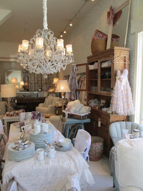 dining... Shabby Chic House, Blush Living Room, Store Merchandising, Chippy Painted Furniture, Rachel Ashwell Shabby Chic Couture, Chic House, Booth Inspiration, Rachel Ashwell Shabby Chic, Chabby Chic