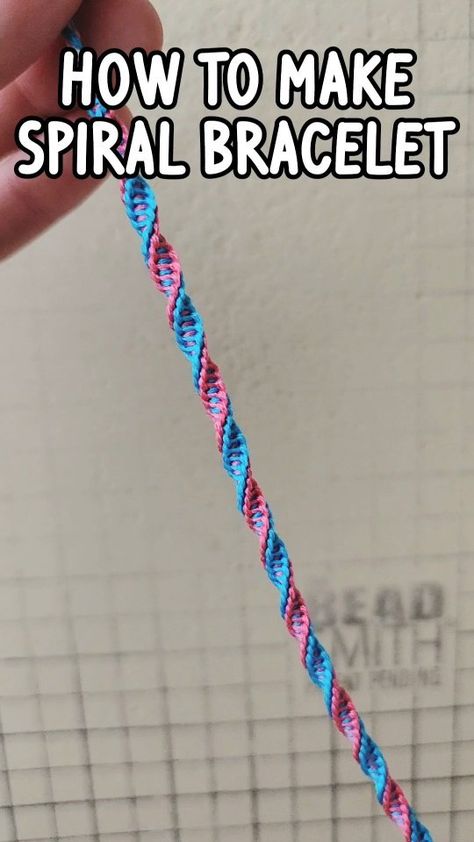 How To Friendship Bracelets Tutorials, Quick Friendship Bracelets, How To Make An Adjustable Bracelet, Spiral Friendship Bracelet, How To Make Friendship Bracelets, Spiral Bracelet Tutorial, Easy Friendship Bracelets Patterns, Rope Bracelets Tutorial, Diy Friendship Bracelets