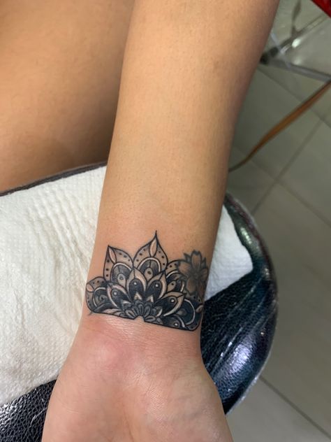 Woman Wrist Tattoo Cover Up, Cover Up On Wrist Tattoo, Womens Wrist Cover Up Tattoos, Cute Wrist Cover Up Tattoos, Small Wrist Tattoos Cover Up, Wrist Cuff Tattoos For Women Cover Up, Bracelet Tattoo Cover Up, Cover Up Tattoos Mandala, Wrist Cover Tattoos For Women