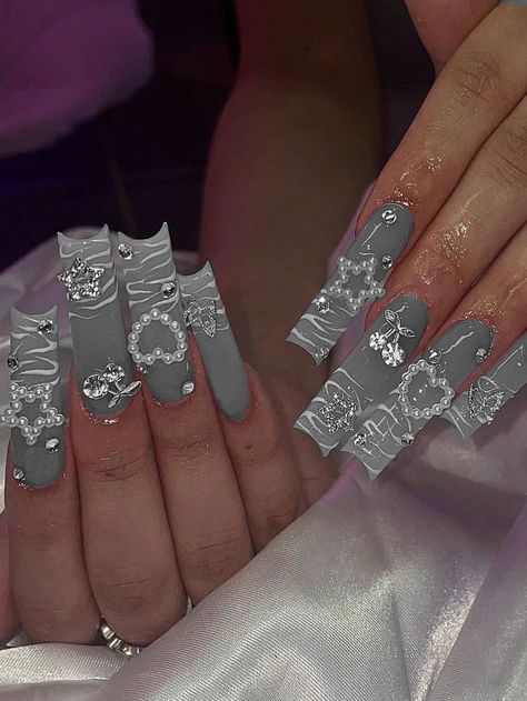 Gray Nails Black Women, Grey Christmas Nail Designs, Grey Birthday Nails, Light Grey Nails With Design, Gray Nails Acrylic, Customize Nails, Grey And White Nails, Grey Nail Ideas, Gray Nail Designs