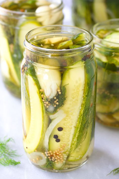 Homemade Refrigerator Pickles, Refrigerator Pickles Dill, Quick Pickle, Refrigerator Pickle Recipes, Easy Pickling Recipes, Easy Pickle, Homemade Dressings, How To Make Pickles, Pickled Cucumbers