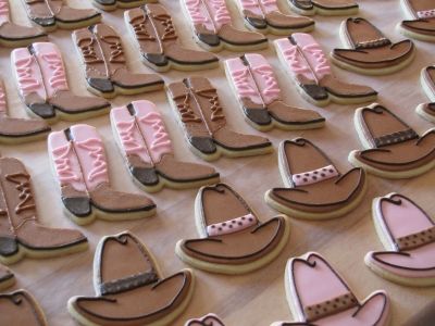 Cowboy Hat & Cowboy Boot Cookies By DesignGirlinMO on CakeCentral.com Cowgirl Boot Cookies, Western Treats, Boot Cookies, Cookies Cowboy, Western Cookies, Texas Cookies, Cowgirl Cookies, Horse Cookies, Cutout Cookies