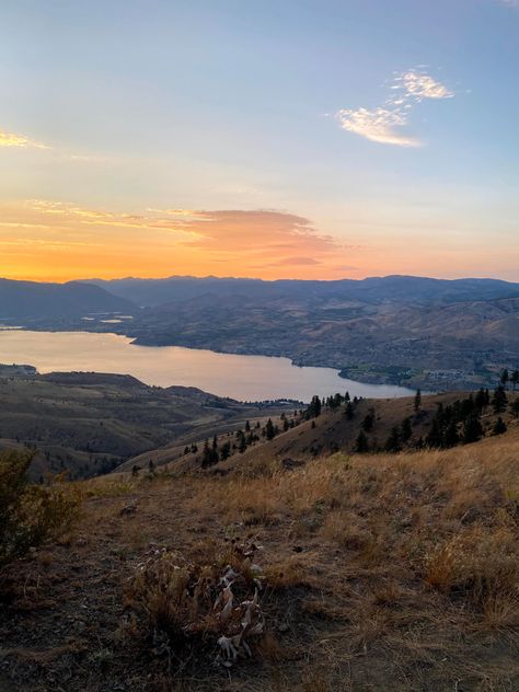 Lake Chelan Aesthetic, Lake Chelan, Cheow Lan Lake, Okanagan Lake, Lindeman Lake, Chilliwack Lake, Lake, Natural Landmarks, Travel