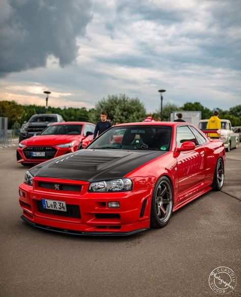 Red R34 Skyline Gtr, Red Nissan Skyline R34, Red Nissan Gtr, Cars Pc Wallpaper, Old Muscle Cars Wallpaper, Nissan Gtr 34, Gtr 34, Nissan Gtr R32, Nissan R