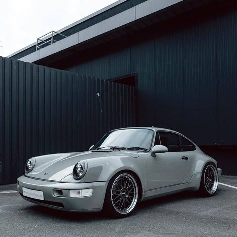 Porsche 930, Vintage Sports Cars, Porsche Classic, Porsche 964, Porsche Macan, Vintage Porsche, Cars Vintage, Classic Sports Cars, Classy Cars