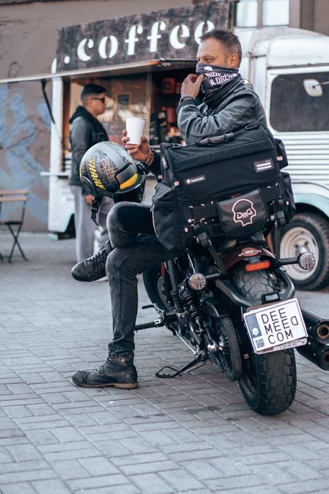 "PORTABLE WARDROBE" - LARGE CAPACITY OF MOTORCYCLE LUGGAGE Large capacity and easy access to the main chamber, easy removal of things even from the bottom of the motorcycle bag, all visible thanks to the bright orange inside of the bag Portable Wardrobe, Motorcycle Luggage, Motorcycle Bag, Bright Orange, Easy Access, Maine, Vehicles, Wardrobe, Orange