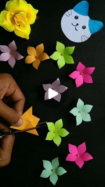 Idea Reels, Quick And Easy Crafts, Crafts For Seniors, How To Make Paper Flowers, Beautiful Paper, Paper Crafts For Kids, Easy Paper Crafts, Easy Crafts For Kids, Diy Creative