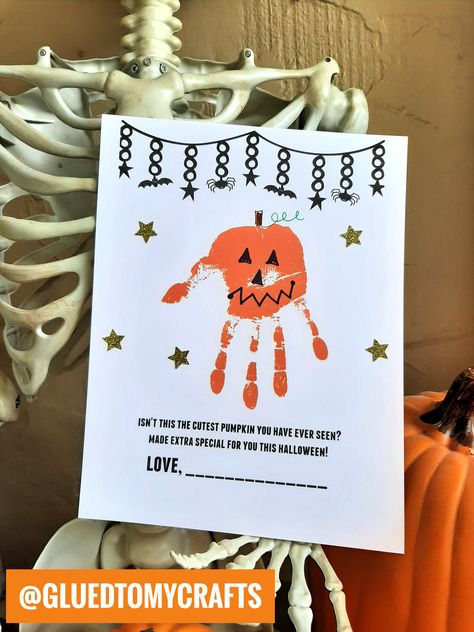 Handprint Pumpkin Keepsake Craft I Love My Mummy Craft, October Handprint Crafts, Pumpkin Handprint Crafts, Hand Print Pumpkin, Preschool Parent Gifts, Pumpkin Handprint Art, Handprint Pumpkin, Pumpkin Handprint, Pumpkin Art Project