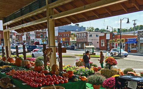 Small Town Market, Small Town Georgia Aesthetic, Small Town Farmers Market, Small Mountain Town Aesthetic, Best Small Towns In Virginia, Small Town In The Mountains, Bedford Virginia, Picturesque Small Towns, Virginia Photography