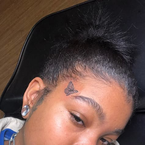 follow @blitzyiayia for more pins like this! 🥵🌹 Small Face Tattoos, Unique Tattoos Black Women, Face Tattoos For Women, Girl Neck Tattoos, Girl Face Tattoo, Christian Sleeve Tattoo, Man Tattoo, Tattoos Geometric, Small Face