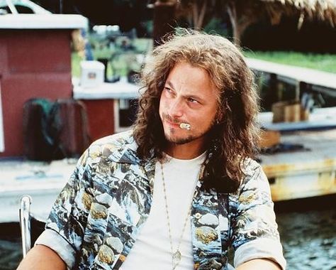 Gary Sinise As Lt. Dan In Hawaiian Shirt Forrest Gump Film Romance, Lieutenant Dan, Forrest Gump 1994, Kellie Pickler, Forest Gump, Gary Sinise, Film Song, Amy Schumer, Rain Man