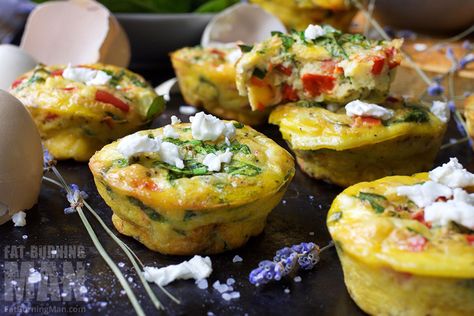 Egg Bites Goat Cheese, Spinach And Goat Cheese Egg Muffins, Egg Goat Cheese Breakfast, Goat Cheese Egg Bites, Bacon Egg Cups Breakfast, Egg Cups Breakfast Healthy, Mom Snacks, Goat Cheese Omelette, Spinach Goat Cheese