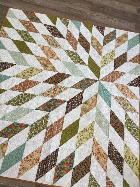 Solar Flare Quilt Pattern, Sunburst Quilt Pattern Free, Solar Flare Quilt, Starburst Quilt Pattern, Sunburst Quilt, Starburst Quilt, Lemoyne Star, Prairie Points, Patchwork Ideas