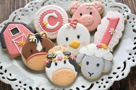 Clough'D 9 Cookies & Sweets Farm Animal Macarons, Barnyard Cookies Decorated, Moo Moo Im Two Cookies, Farm Cookies Decorated, Cow Baby Shower Cookies, Cow Print Cookies, Farm Animal Sugar Cookies, Cow Sugar Cookies, Barnyard Cookies