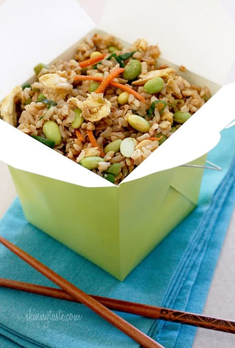 Make a healthier version of your favorite take-out with this Asian edamame fried rice! I'm a sucker for Chinese fried rice, but who knows how much oil is added when you order it out. Making it yourself is healthier and easy to do. Asian Edamame, Think Food, Edamame, Asian Dishes, Chopsticks, I Love Food, Fried Rice, Asian Recipes, Great Recipes