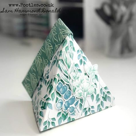 #1 Stampin’ Up! Demonstrator Pootles – Forever Greenery No Cut, No Glue Pinch Pouch Box Bag Tutorial, Diy Boxes, Origami Boxes, Uk Video, Treat Holders, Gift Holders, Happy Monday Everyone, Card Boxes, Origami Box