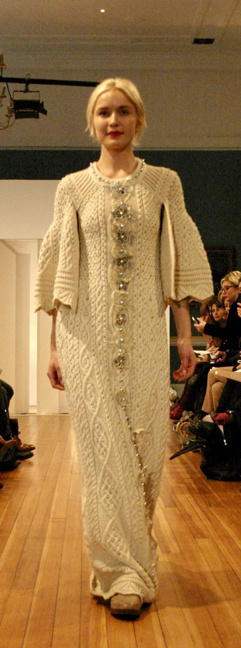 Fantasy Aran Dress by Natallia Kulikouskaya for AranCrafts of Ireland, TextISLE Fashion Show 2017, RDS Dublin Aran Dress, Knitting History, Aran Sweater, Knitwear Fashion, Knit Fashion, Handmade Knitting, Knit Skirt, Crochet Clothes, Knit Dress