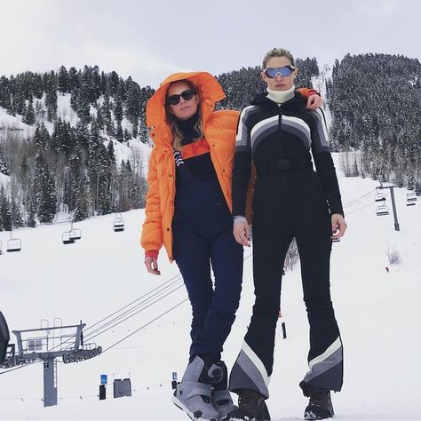 5 Celebs Who Make Skiing and Snowboarding Look Chic as Hell Burton Snowboard Pants, Sara Foster, Ciara And Russell Wilson, Ciara And Russell, Party Frame, Girls Football Boots, Snowboard Girl, Kardashian Photos, Skateboard Girl