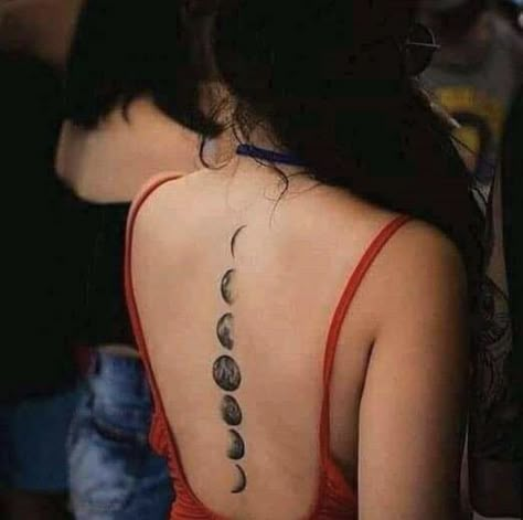 Moon Phases Tattoo, Tattoo Moon, Muster Tattoos, Spine Tattoos For Women, Unique Tattoo Designs, Back Tattoo Women, Spine Tattoos, Tattoo Trends, Pattern Tattoo