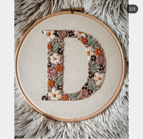 Embroidery Floral Letter Pattern, Hand Embroidery Letters Alphabet Flower, D Letter Embroidery Design, D Embroidery Letter, Floral Letters Embroidery, D Letter Embroidery, Initial Embroidery Letters, Beginning Embroidery, L Embroidery