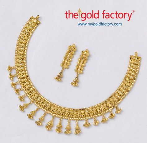 15 Gm Gold Necklace Design, Haaram Designs, Gold Chocker Necklace, Gold Necklace Design, Earrings Bali, Gold Pendent, Bridal Necklace Designs, Gold Jewels Design, Gold Jewelry Simple Necklace