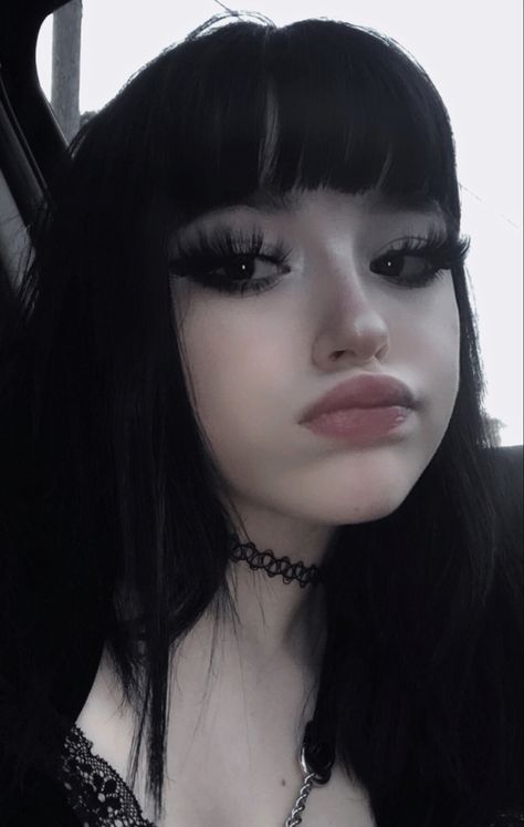 Y2k Emo Makeup, Y2k Make Up, Emo Girl Pfp, Soft Alternative Makeup, Goth E-girl Makeup, Makeup Looks Pretty, Fete Emo, E Girl Makeup, Egirl Makeup