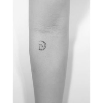 Moon and rabbit tat ~ Playground Tattoo Moon And Rabbit, Hase Tattoos, Grunge Tattoos, Playground Tattoo, Meaningful Wrist Tattoos, Tattoo Thoughts, Rabbit Tattoo, Tattoo Moon, Sailor Moon Tattoo