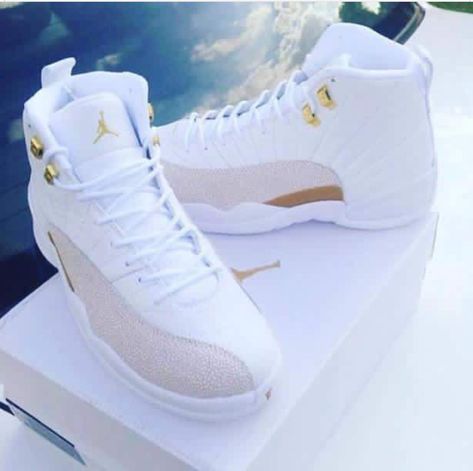 All White Jays Best Workout Shoes, Jordan Shoes Girls, Jordan Shoes Retro, Shoes Sneakers Jordans, Shoes Retro, Fresh Shoes, Cute Nike Shoes, Cute Nike, Hype Shoes