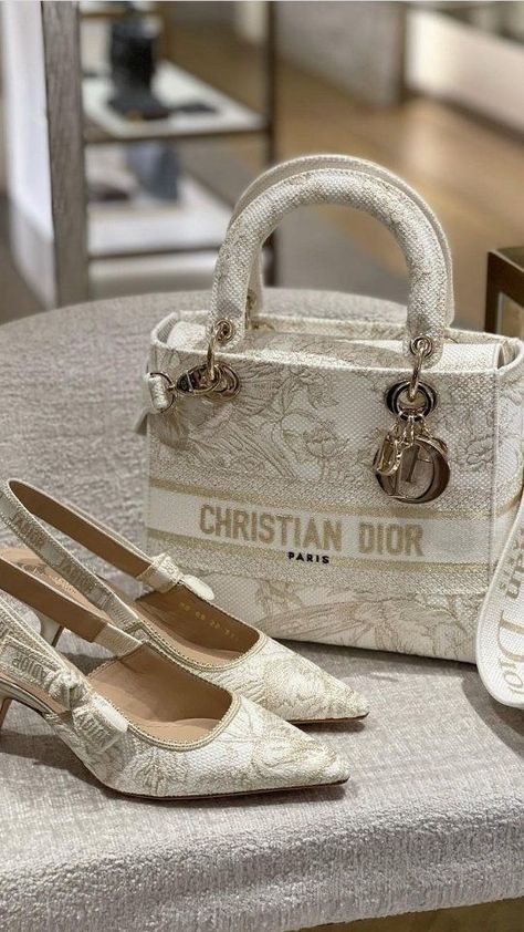 Karen All on Reels | Dior Shoulder Bag, Expensive Bag, My Style Bags, Luxury Bags Collection, Girly Bags, Fancy Bags, Girly Shoes, Luxury Purses, Dior Handbags