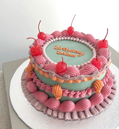 1970s Birthday Cake, Circle Cake Designs, Birthday Cake Theme Ideas, 25th Bday Cake, Retro Birthday Cake, Birthday Party 15, Pastries To Make, Cake Theme Ideas, 70s Birthday Party