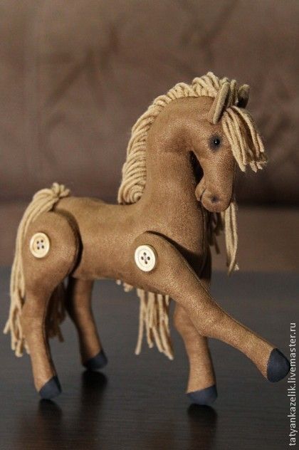 Felt Animal Patterns, Barbie Sewing Patterns, Soft Toy Patterns, Animal Sewing Patterns, Horse Crafts, Sewing Stuffed Animals, Horse Pattern, Fabric Toys, Toy Horse