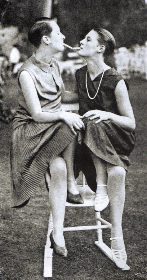 Vintage Lesbian, Gay History, Lgbt History, Vintage Couples, Photographie Portrait Inspiration, Queer Art, Vintage Portraits, Cabaret, Vintage Photographs