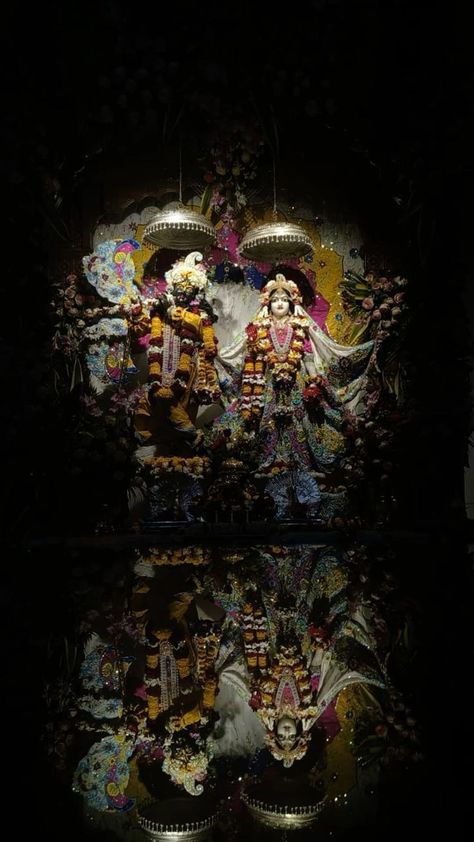 Iskcon Temple Vrindavan, Radhe Krishna Dp, Iskcon Wallpaper, Isckon Radhakrishna, Radha Krishna Dp, Radha Krishna Iskcon, Vrindavan Aesthetic, Iskcon Radha Krishna, Display Pictures For Whatsapp