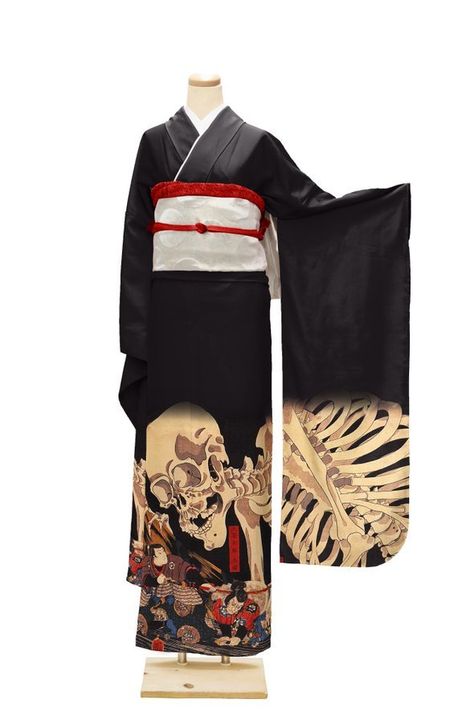 The Kimono Gallery — Different types of kimono. Modern Kimono Fashion Outfits, Kimono Pattern Design, Pretty Kimonos, Kimono Traditional, The Kimono Gallery, Kimono Gallery, Outfits Gorditas, Japanese Traditional Clothing, Modern Kimono