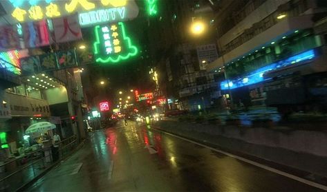 Sounds on Screen: Hong Kong New Wave Fallen Angel Aesthetic, Fallen Angels 1995, Hong Kong Night, Wong Kar Wai, Hong Kong Cinema, Angel Wallpaper, Fallen Angels, Angel Aesthetic, Natural High