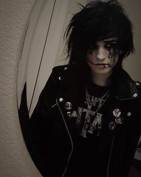 Jonny Guilbert, Johnnie Guilbert Pfp, Poc Alt, Scene Boy, All My Friends Are Dead, Hot Emo Guy, Emo People, Jake Weber, Emo Boyfriend