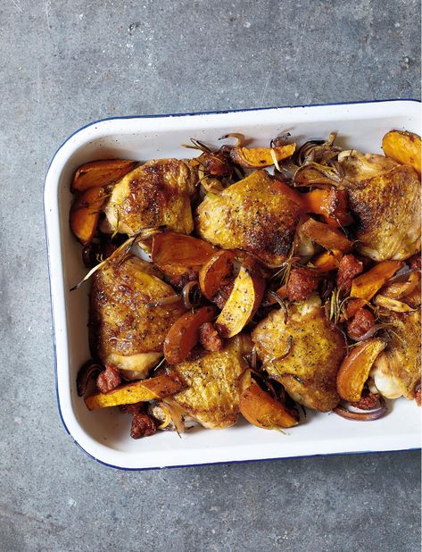 Chicken, Chorizo and Sweet Potato Bake - The Happy Foodie Chorizo Pie, Chorizo And Sweet Potato, Chorizo Sweet Potato, Sweet Potato Bake, Sweet Potato Recipes Baked, Chicken Shawarma Recipe, Chicken Chorizo, Shawarma Recipe, Oven Chicken Recipes