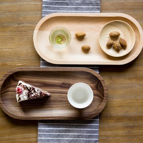 Serving Trays Ideas, Rustic Serving Trays, Appetizer Tray, Bread Tray, Wooden Tableware, Wood Plates, Appetizer Trays, Wooden Trays, Tray Wood