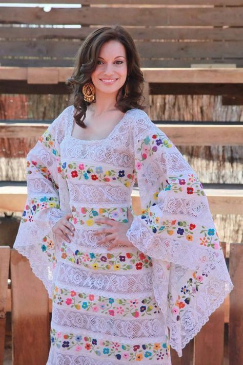 Outfit Mexicano, Dress Designs For Stitching, Traditional Mexican Dress, Mode Kimono, Statement Outfit, Culture Clothing, Dream Wedding Ideas Dresses, Mexican Dresses, Stylish Party Dresses