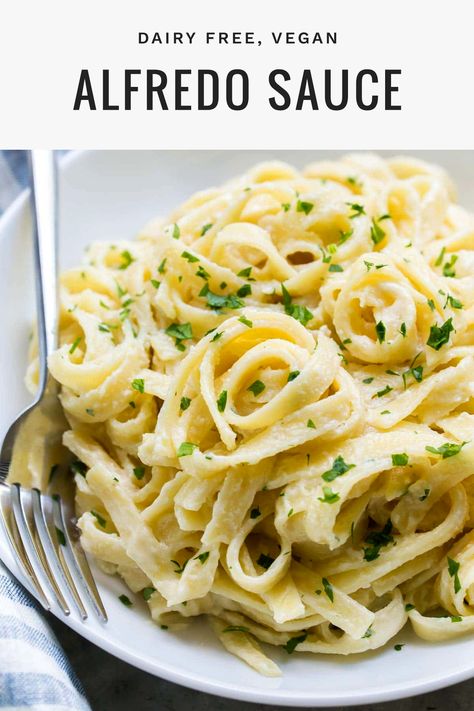 This is the creamiest dairy-free alfredo sauce and it only takes 10 minutes. Can be made vegan with vegetable broth. #alfredosauce #dairyfree #vegan @simplywhisked Light Alfredo Sauce, Dairy Free Alfredo, Alfredo Sauce Recipe Without Heavy Cream, Dairy Free Queso, Dairy Free Alfredo Sauce, Alfredo Sauce Recipe Easy, Vegan Alfredo Sauce, Dairy Free Recipes Dinner, Vegan Alfredo